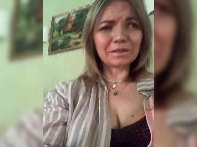 Ella-Pearlie webcam