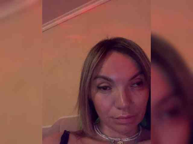 Ella-Pearlie webcam