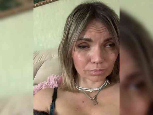 Ella-Pearlie webcam