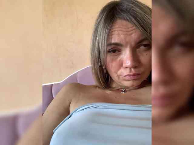Ella-Pearlie webcam