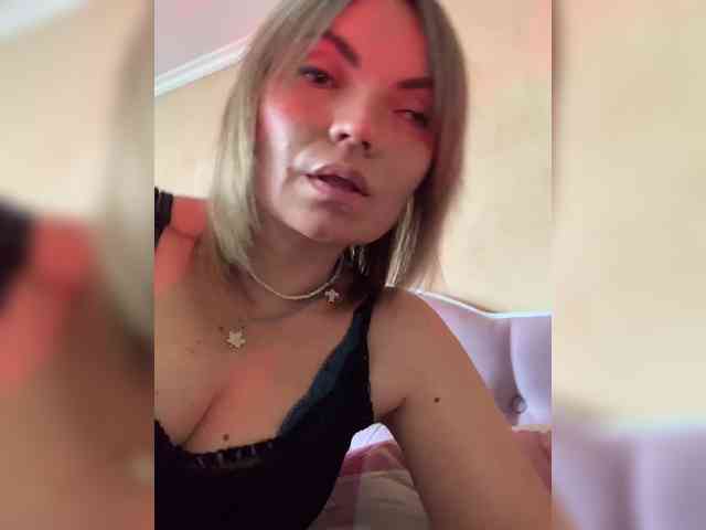 Ella-Pearlie webcam