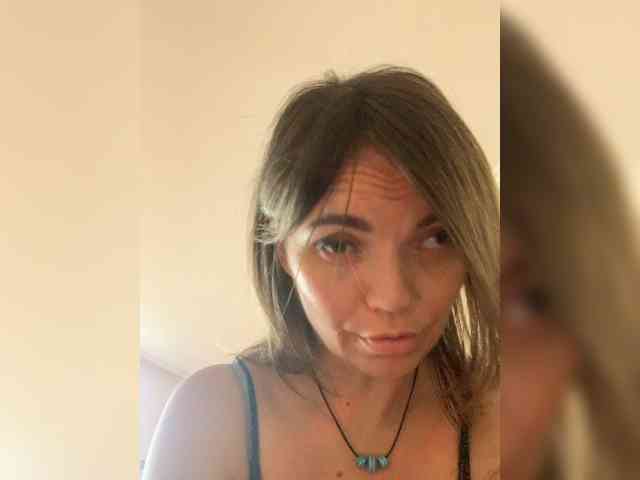 Ella-Pearlie webcam