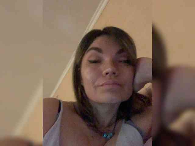Ella-Pearlie webcam