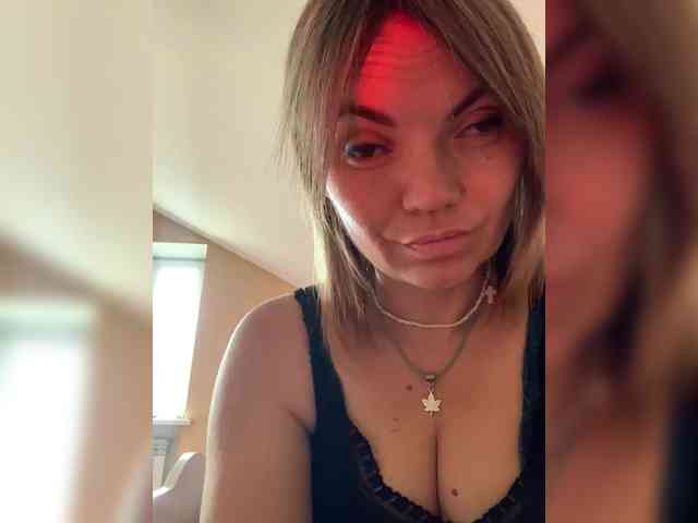 Ella-Pearlie webcam