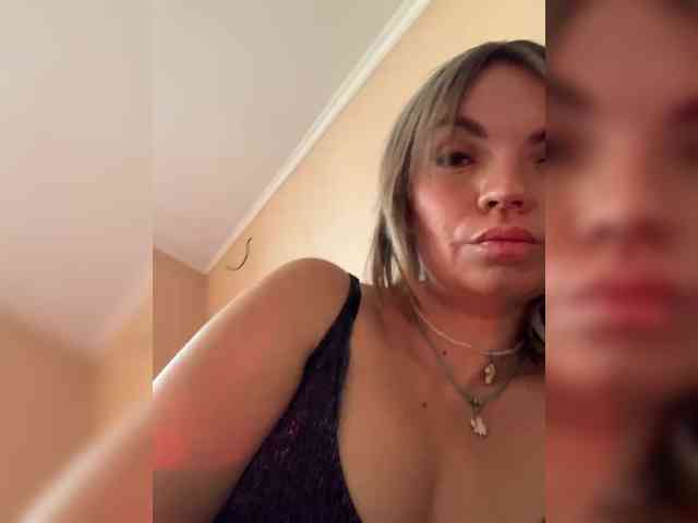 Ella-Pearlie webcam
