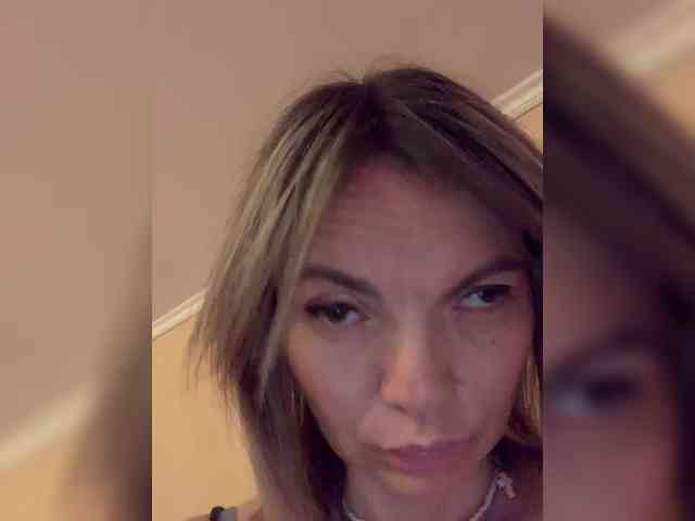 Ella-Pearlie webcam