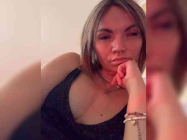 Ella-Pearlie webcam