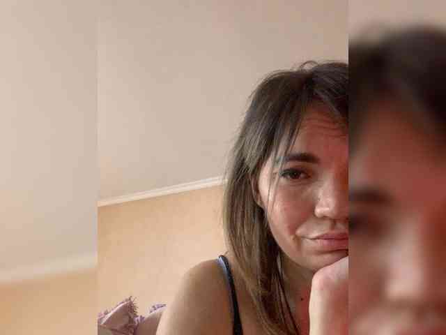 Ella-Pearlie webcam