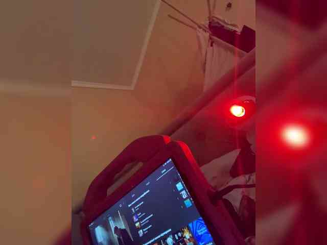 Ella-Pearlie webcam