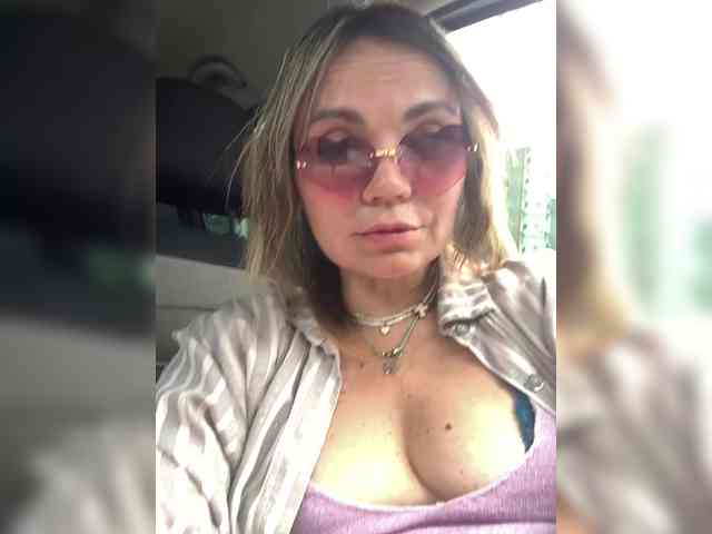 Ella-Pearlie webcam