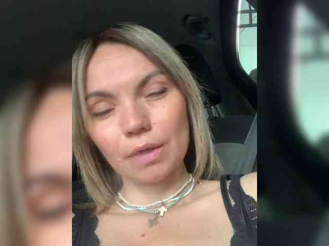 Ella-Pearlie webcam