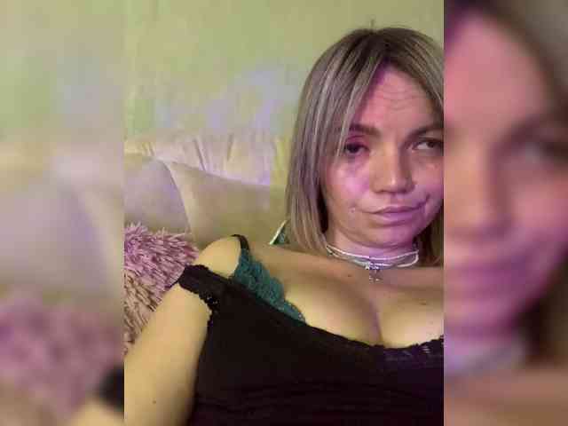 Ella-Pearlie webcam