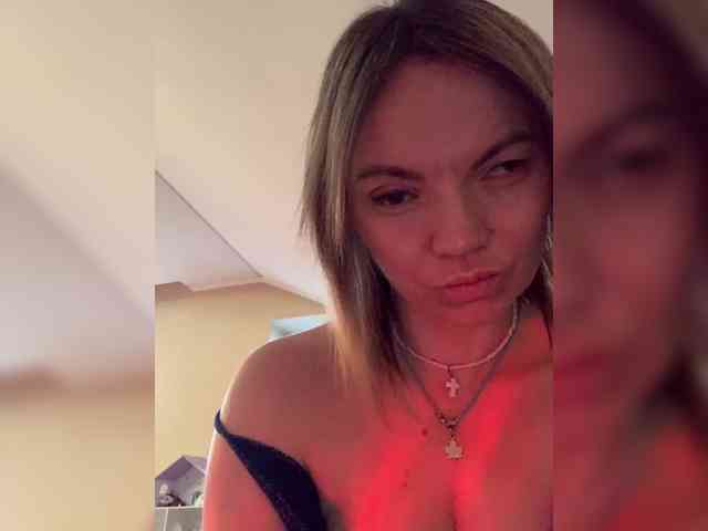 Ella-Pearlie webcam