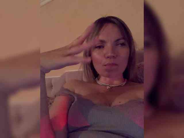 Ella-Pearlie webcam