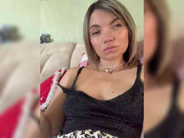 Ella-Pearlie webcam