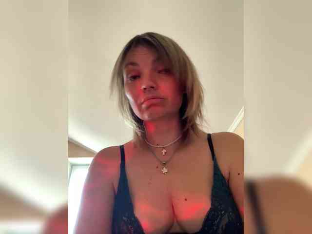 Ella-Pearlie webcam