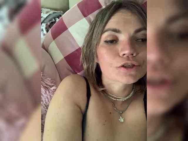 Ella-Pearlie webcam