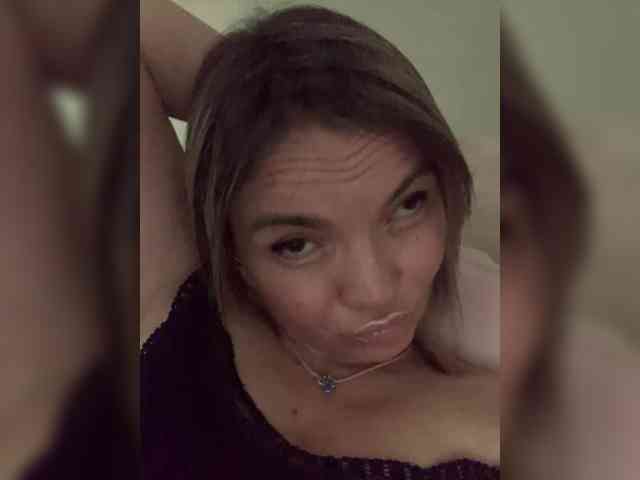 Ella-Pearlie webcam