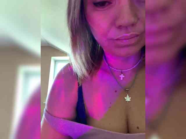 Ella-Pearlie webcam