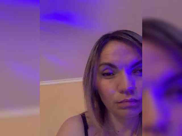 Ella-Pearlie webcam