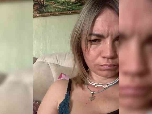 Ella-Pearlie webcam