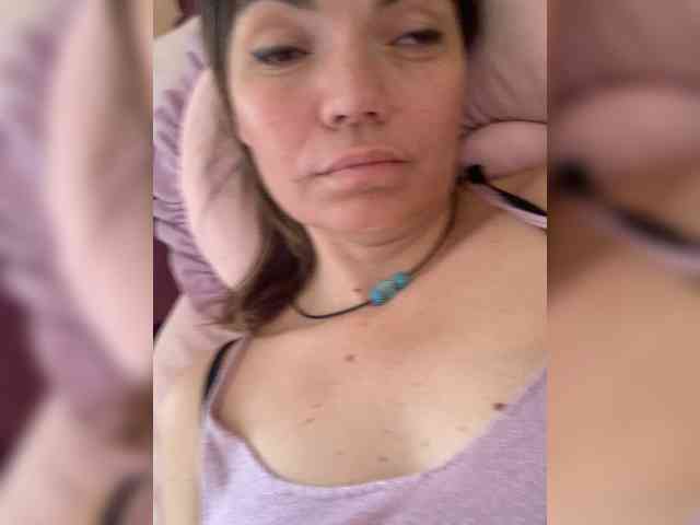 Ella-Pearlie webcam
