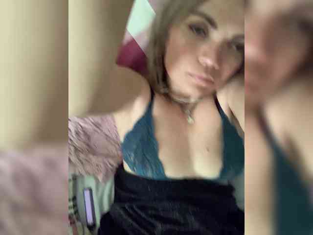 Ella-Pearlie webcam