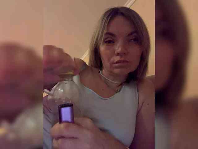 Ella-Pearlie webcam
