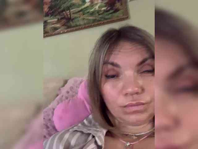 Ella-Pearlie webcam