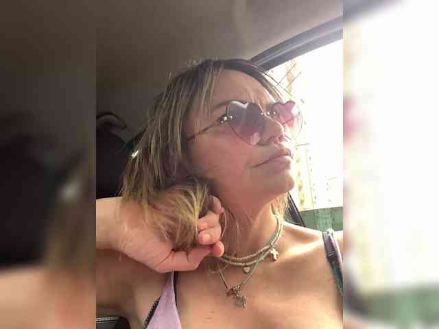 Ella-Pearlie webcam