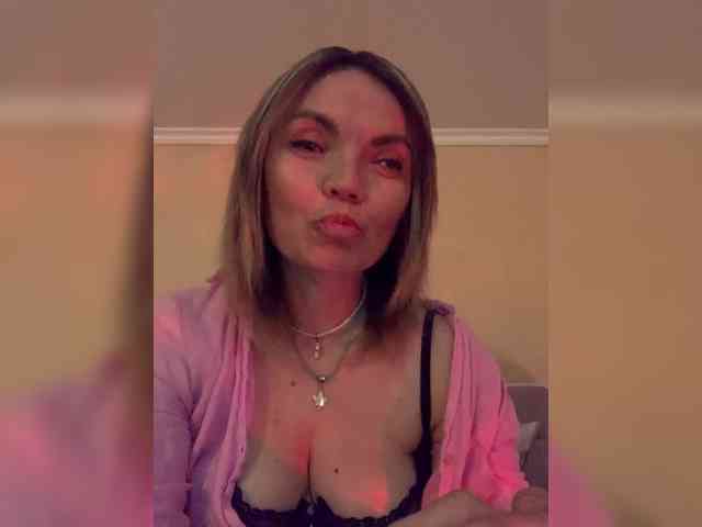 Ella-Pearlie webcam