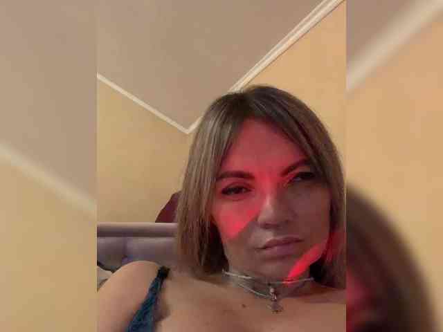 Ella-Pearlie webcam