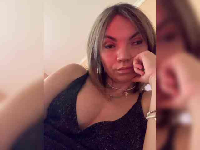Ella-Pearlie webcam