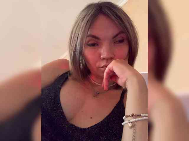 Ella-Pearlie webcam