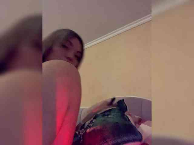 Ella-Pearlie webcam