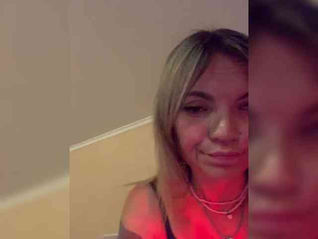 Ella-Pearlie webcam