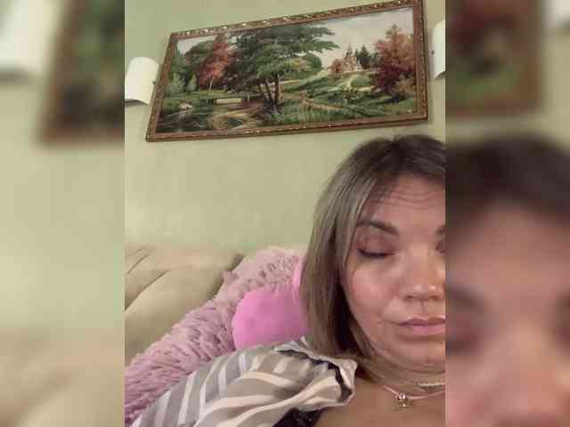 Ella-Pearlie webcam