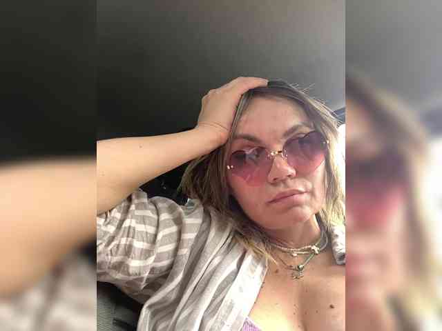 Ella-Pearlie webcam