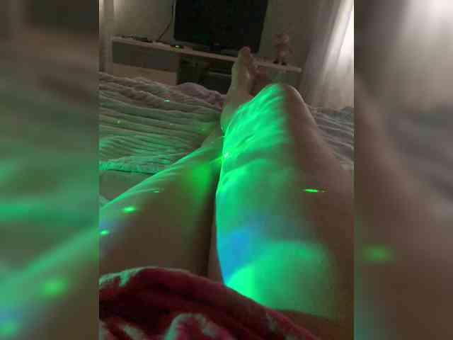Ella-Pearlie webcam