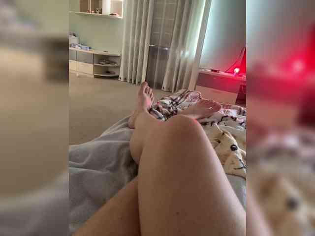 Ella-Pearlie webcam