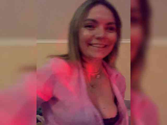 Ella-Pearlie webcam