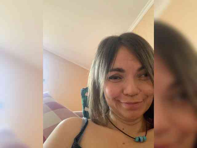 Ella-Pearlie webcam