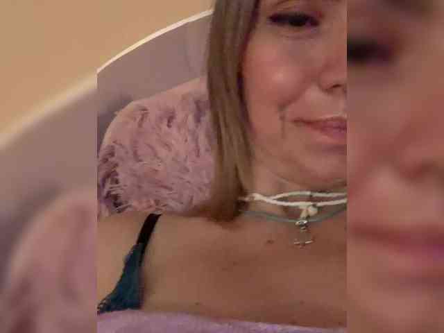 Ella-Pearlie webcam