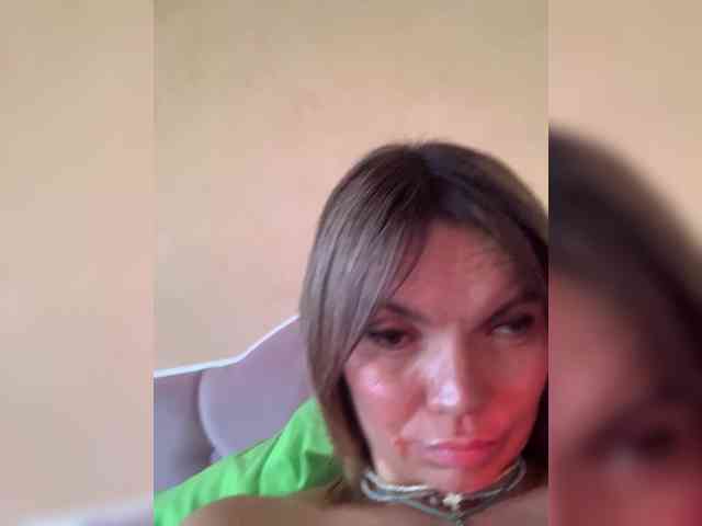 Ella-Pearlie webcam