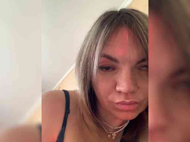 Ella-Pearlie webcam