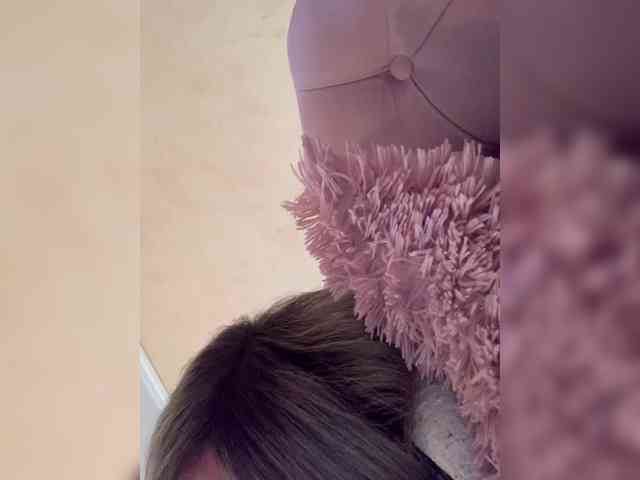 Ella-Pearlie webcam