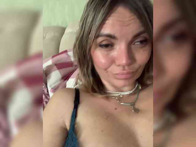 Ella-Pearlie webcam