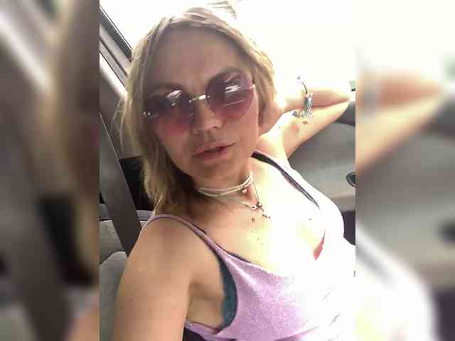Ella-Pearlie webcam