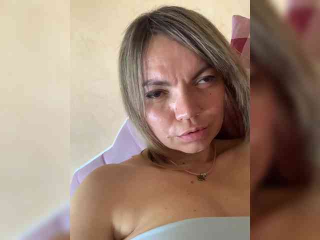 Ella-Pearlie webcam