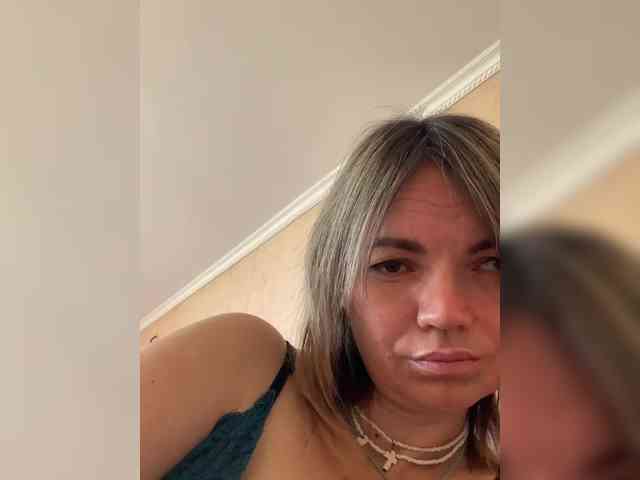 Ella-Pearlie webcam